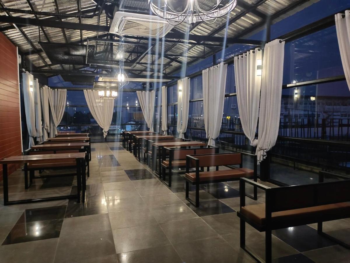 The Harbour Front Hotel Сураттхани Экстерьер фото